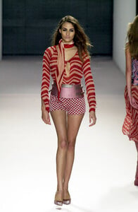 1992127040_Missoni2001WomenRTW55.thumb.jpg.5413e00297e7a3a18dcba687c4babdbb.jpg