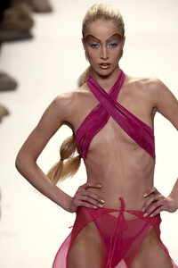 2084391183_JeremyScott2003WomenRTW36.thumb.jpg.e421290f11ca318e3d1439f63e4274e2.jpg