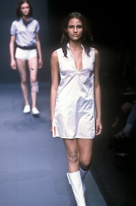 2097894063_Prada1999WomenRTW95.thumb.jpg.154a95952cc5b2f9e828da93f29d62b7.jpg