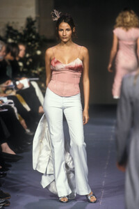 2103456682_Chloe1999WomenRTW13.thumb.jpg.cf1ad788ec18fcded27c65912a690981.jpg