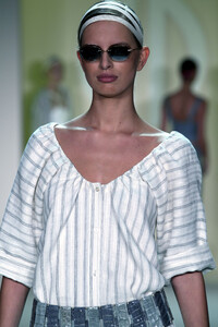 2127613468_BillBlass2003WomenRTW50.thumb.jpg.86283e899864048ce5fe4608750989d6.jpg