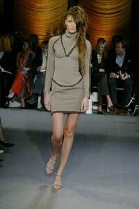 224859406_ZacPosen2003WomenRTW26.thumb.jpg.21634f640c65fcfd64383de06781c7fa.jpg