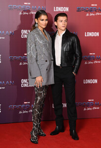 Zendaya+Coleman+Spiderman+No+Way+Home+Photocall+zAsBJqMBRsox.jpeg