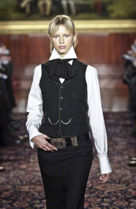 250349147_RalphLauren2002WomenRTW2.thumb.jpg.3caef874fb7a19b1cf2e08f856a4ff8f.jpg