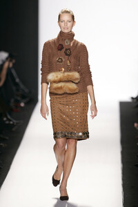 253930271_OscardelaRenta2005WomenRTW53.thumb.jpg.b11261226004edb450592f2609b7be3e.jpg