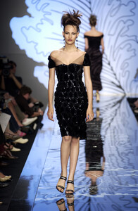 289283240_Valentino2001HauteCouture56.thumb.jpg.0370e2728260ea774c4e075e0b25600a.jpg