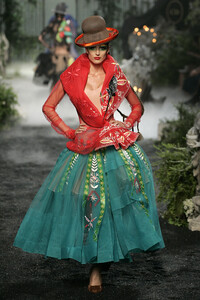 295237443_ChristianDior2005HauteCouture31.thumb.jpg.5eecc2ef40db68c19a289752147b9d91.jpg