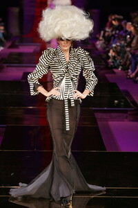 312365623_ChristianLacroix2004HauteCouture196.thumb.jpg.fb9b70daf4ebef96b63c1de368f11522.jpg