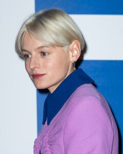      cor061221BZNimage104.jpg