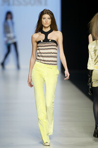394318589_Missoni2003WomenRTW51.thumb.jpg.173ecb1766db327eac17145af1ca7315.jpg