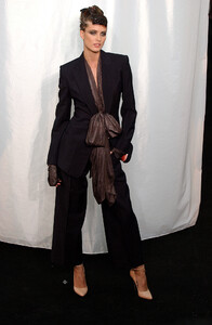 416084128_JeanPaulGaultier2004HauteCouture61.thumb.jpg.ee6c6326947b8a7926f9f47115ca3431.jpg
