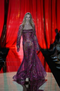 443735813_ElieSaab2003HauteCouture196.thumb.jpg.448aca0b4aa489314c330613f6040e37.jpg