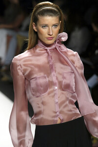 46652234_CarolinaHerrera2003WomenRTW104.thumb.jpg.d0c9dc5393ab44f4fe91477a69b4d208.jpg