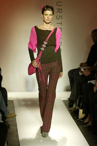 470093224_DianevonFurstenberg2004WomenRTW5.thumb.jpg.c34f8ca4cd6c3a9348a85d2563a0ebdf.jpg