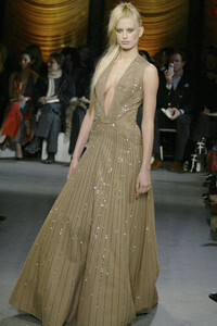 474267959_ZacPosen2003WomenRTW92.thumb.jpg.4e2ccac83fa6b5544b2026d45a3d075d.jpg