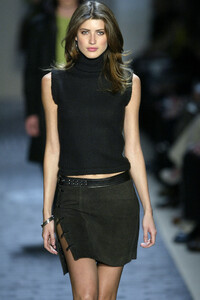 501450429_JohnVarvatos2004WomenRTW13.thumb.jpg.dfe5953bb219148fd93a04a3c1a21c11.jpg
