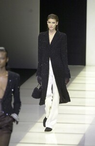 512451904_GiorgioArmani2000WomenRTW66.thumb.jpg.a48372d2d2f09645dfadb5af59ab370a.jpg