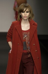 Karolina f02jorando-1b.jpg