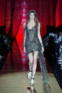 539738438_ElieSaab2003HauteCouture90.thumb.jpg.3bafd3ce7cbbc28b5460dc714ab48d60.jpg