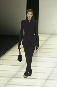 552562708_GiorgioArmani2000WomenRTW35.thumb.jpg.60aa6b19256cfe5bdfd31a6e56c94ee7.jpg