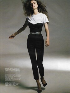 vogue russia march 2006 anouck 7.jpg