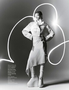 Elle No. 3963 - 3 Décembre 2021-page-016.jpg