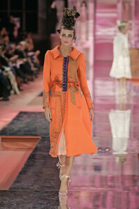 584449644_ChristianLacroix2005HauteCouture25.thumb.jpg.34031a7164d5a0cb0d943af9db3b5c76.jpg