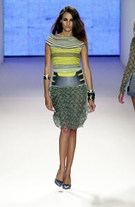 62712955_Missoni2001WomenRTW14.thumb.jpg.12c1d1c65c4a4d90a0f1ffbbd8d0e458.jpg