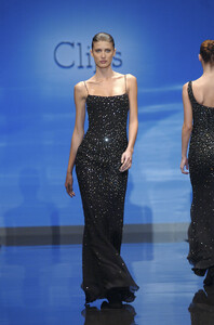 637449010_Clips2005WomenRTW42.thumb.jpg.71cf21aad8376b7624244e59341cd4a8.jpg