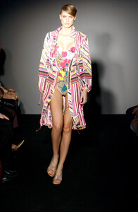 661136214_GaetanoNavarra2004WomenRTW103.thumb.jpg.9e34b46c6fba10c054a52dc12b3537c4.jpg