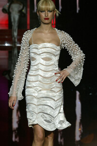 678139914_Valentino2003HauteCouture264.thumb.jpg.1fa583e471b81e25b1fa36c2c1d94d6c.jpg