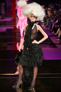 683182963_ChristianLacroix2004HauteCouture74.thumb.jpg.4c54dca66b4f14774bc0f7a95ebce95a.jpg