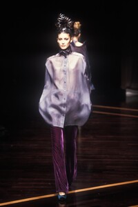 740757101_GianfrancoFerre1999WomenRTW18.thumb.jpg.12dc0174329db1ea230d22807f25e9b6.jpg