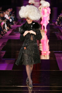 767304311_ChristianLacroix2004HauteCouture69.thumb.jpg.631c7cb2b0cff9cee80c2a374b642057.jpg