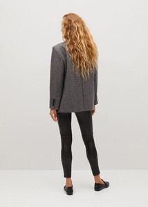 77035924_99_R.jpg