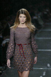 786770373_AlbertaFerretti2003WomenRTW16.thumb.jpg.eb215a25b6dbb7fd477de8b98a24639a.jpg