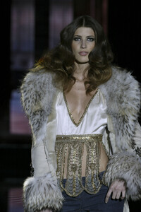 80672636_Guerriero2005WomenRTW2.thumb.jpg.7796a41cc10c243bf332d048a2755d0f.jpg