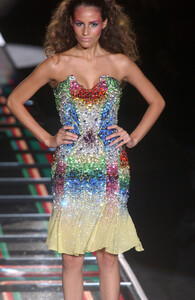 817201554_GianniVersace2002HauteCouture150.thumb.jpg.005b0a7ee18c6aebe7237daa83e422e2.jpg