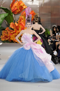 832132026_ChristianDior2010HauteCouture203.thumb.jpg.aaab7dde81854b38a74614943bab0265.jpg