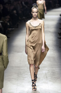 834996342_Lanvin2003WomenRTW33.thumb.jpg.1a7ddeea1893e7069819845335f3eb74.jpg