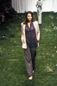 854606415_EmanuelUngaro1999WomenRTW1.thumb.jpg.75a144eab43876d9611e3c710eea8380.jpg