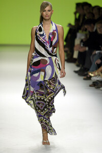860425201_EmilioPucci2003WomenRTW5.thumb.jpg.09ea33a42265ee5f8f5faea27b18c31b.jpg