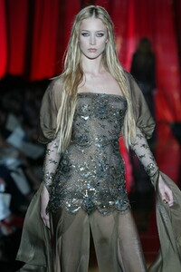 863008534_ElieSaab2003HauteCouture84.thumb.jpg.d55d13628bac04a117f7f5972160ade9.jpg