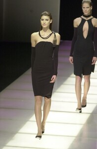 926105354_GiorgioArmani2000WomenRTW87.thumb.jpg.6f6aca64eaf31096a94ff1e910dc87e6.jpg
