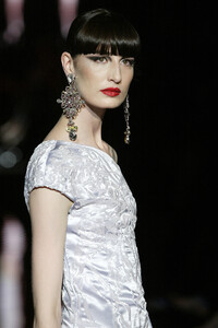 942954670_Valentino2003HauteCouture429.thumb.jpg.59136dc11e8ae63c842761ee6dd2a5d1.jpg