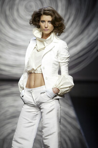 953585596_Exte2003WomenRTW12.thumb.jpg.0584931e07c62586e7ab66bd9e2dd0a9.jpg