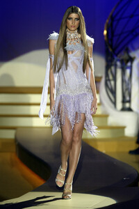 974211278_GianniVersace2004HauteCouture107.thumb.jpg.e36f7f140d6e7b52cc6d0553f8cf2cfa.jpg