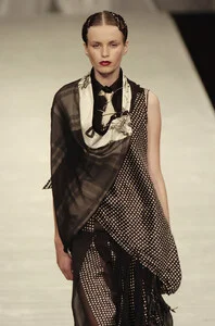 Karolina s05antonioMarras-2b.jpg