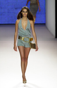 984851763_Missoni2001WomenRTW86.thumb.jpg.3381c2dfa06e3555f9f32fa759718ae7.jpg