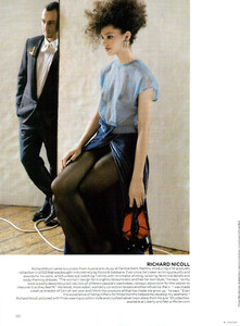 Bailey_UK_Vogue_May_2010_03.thumb.jpg.7ab3edee6a71c5ac465ea52c2fa751aa.jpg